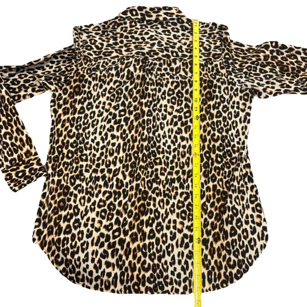 Leopard Print Button-Up Shirt Size Medium - Picture 5 of 8